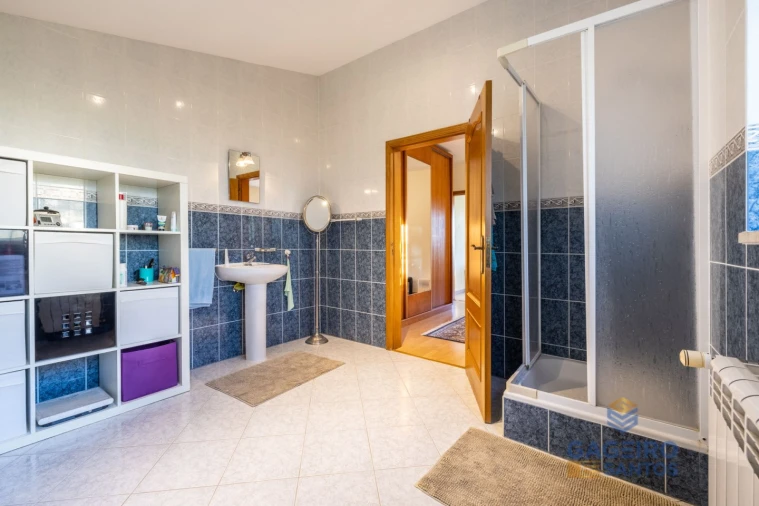 Moradia T5 para Venda em São Martinho do Porto Foto 22