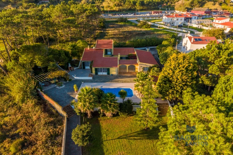 Moradia T5 para Venda em São Martinho do Porto