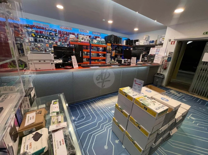 Negócio para Venda em Lagos (São Sebastião e Santa Maria) Foto 2