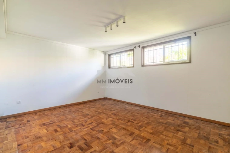 Escritório para Arrendamento em Lordelo do Ouro e Massarelos Foto 36