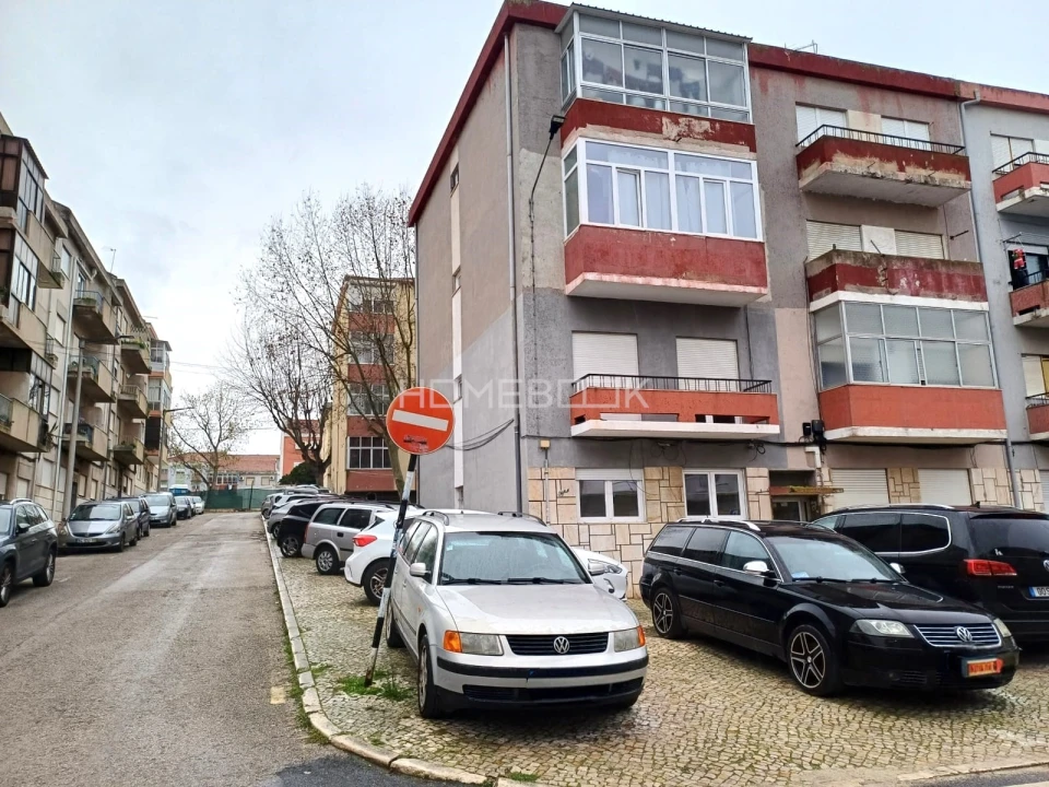 Apartamento T2 para Venda em Barreiro e Lavradio Foto 1