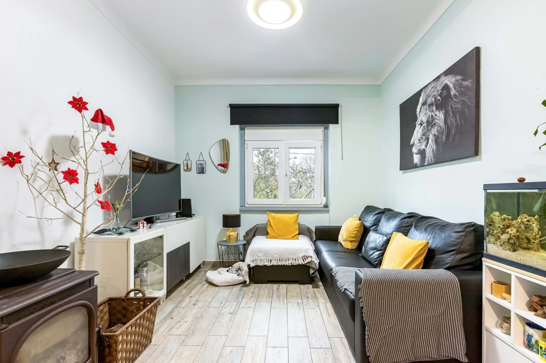 Moradia T2 para Venda em Ramada e Caneças Foto 3