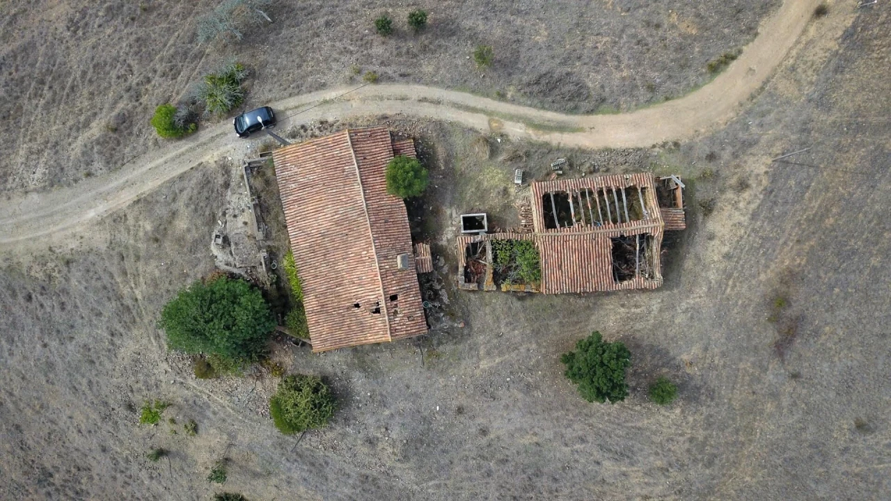 Moradia T4 para Venda em São Marcos da Serra Foto 3