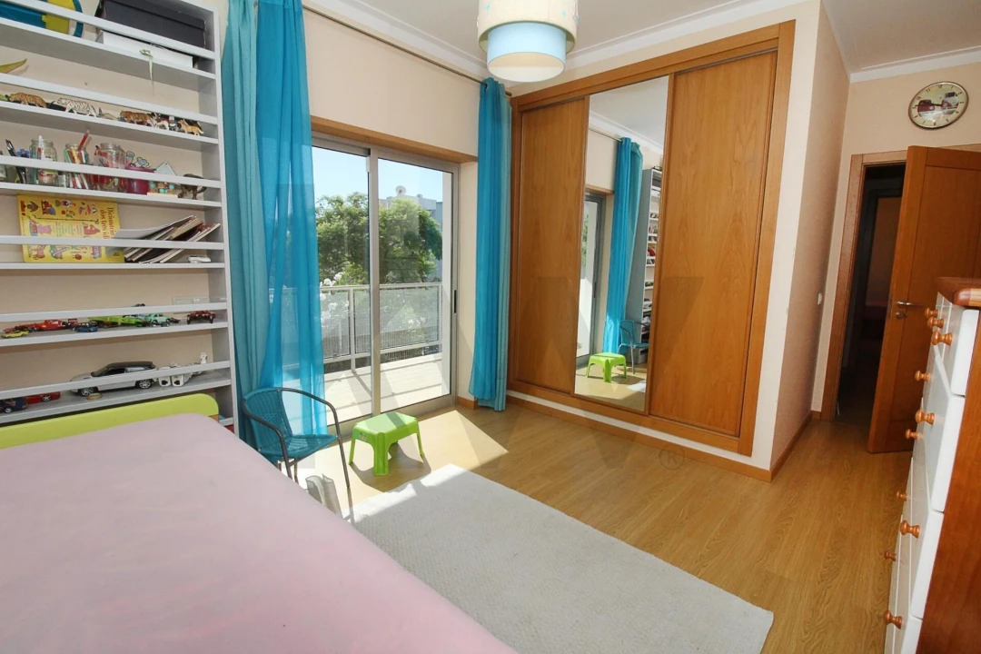 Apartamento T4 para Venda em Portimão Foto 11