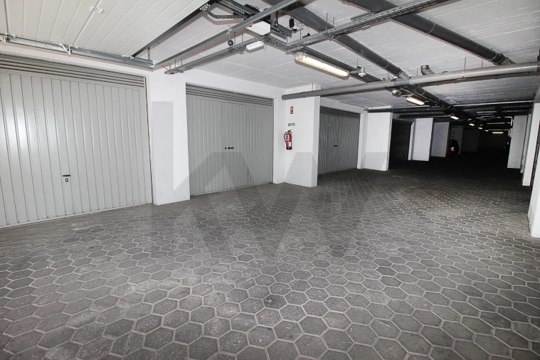 Apartamento T4 para Venda em Portimão Foto 17