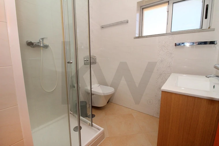 Apartamento T4 para Venda em Portimão Foto 15