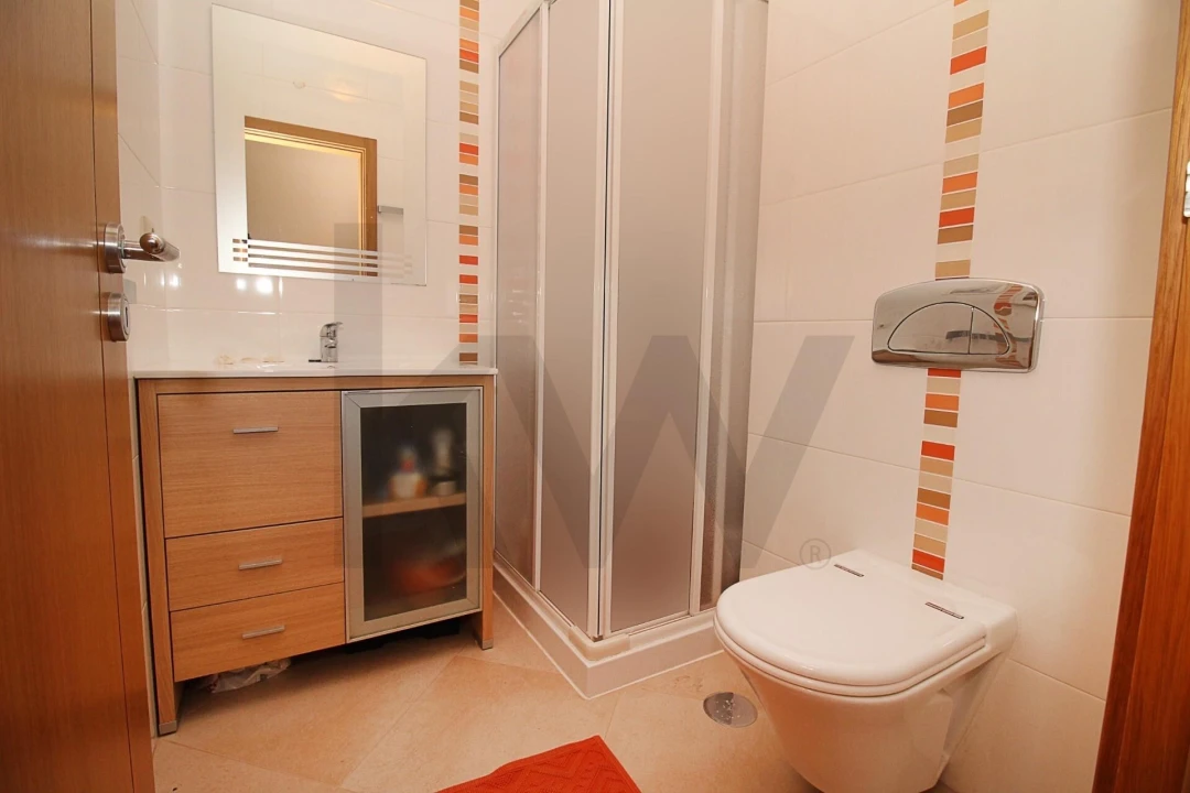 Apartamento T4 para Venda em Portimão Foto 12