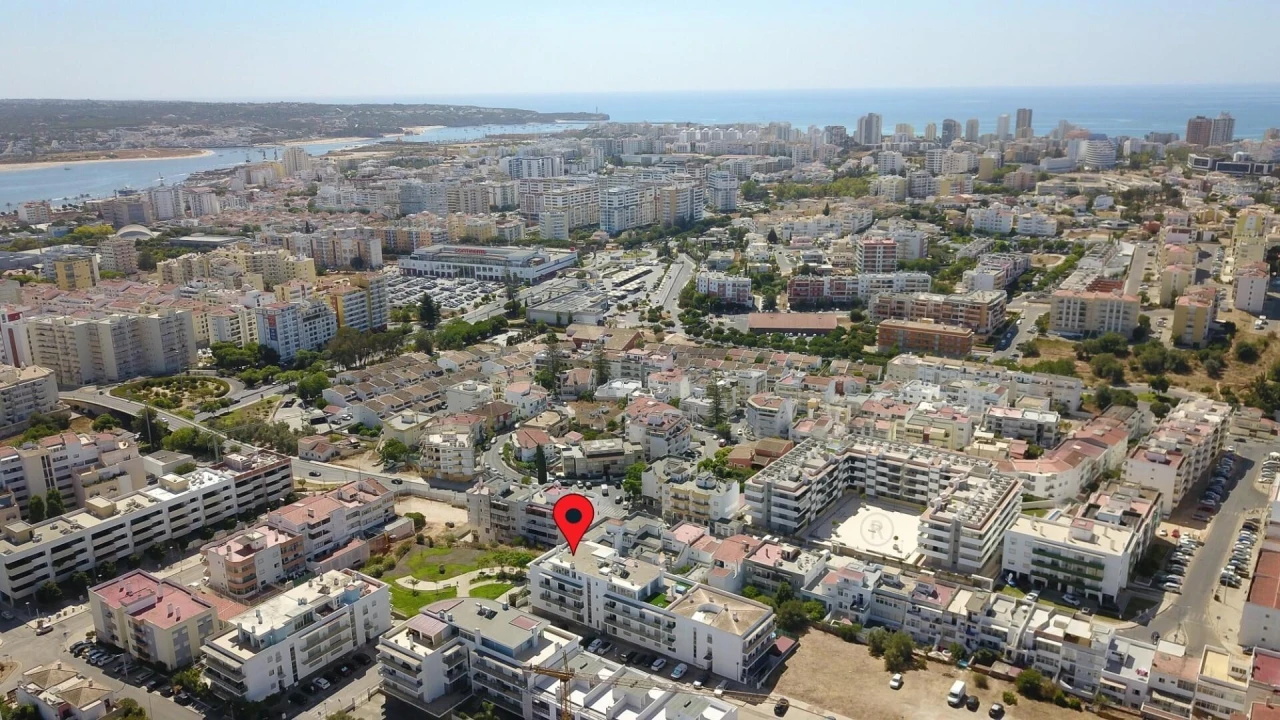 Apartamento T4 para Venda em Portimão Foto 18