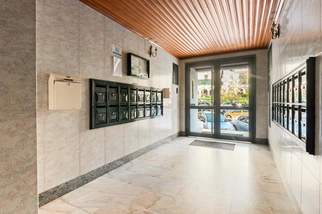 Apartamento T2 para Venda em Massamá e Monte Abraão Foto 19