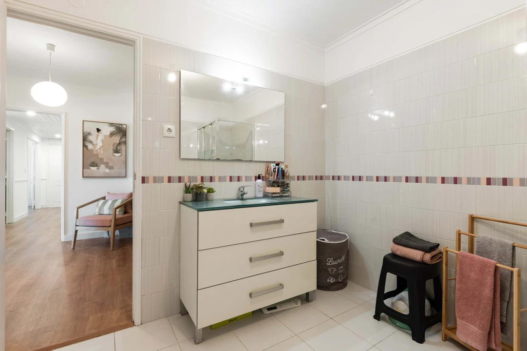 Apartamento T2 para Venda em Massamá e Monte Abraão Foto 18