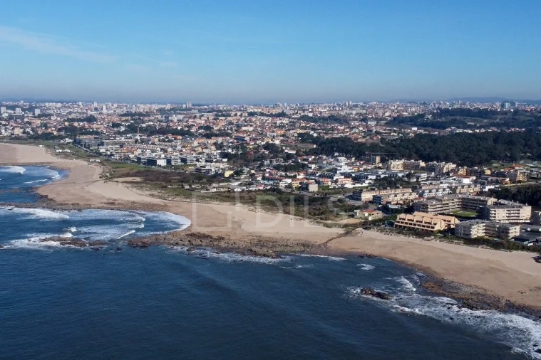 Moradia T4 para Venda em Madalena Foto 19