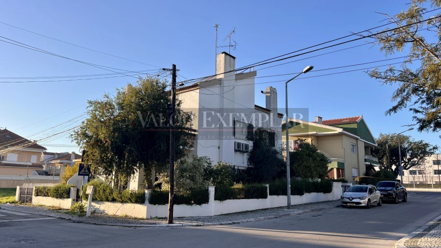 Moradia T4 para Venda em Montijo e Afonsoeiro Foto 4