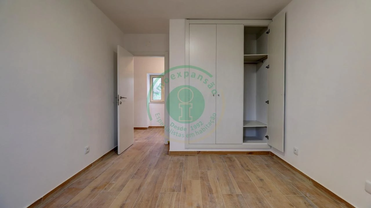 Moradia T2 para Arrendamento em Vila Verde Foto 9