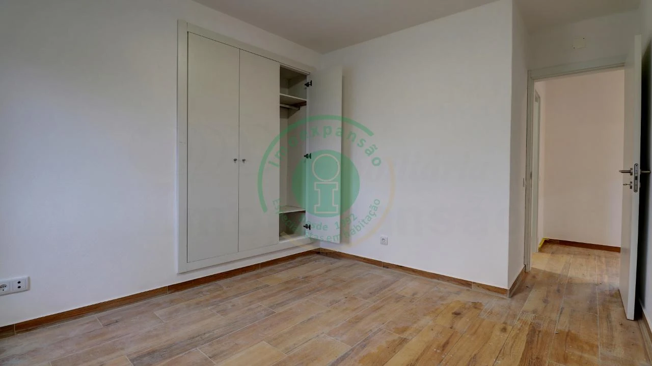 Moradia T2 para Arrendamento em Vila Verde Foto 14