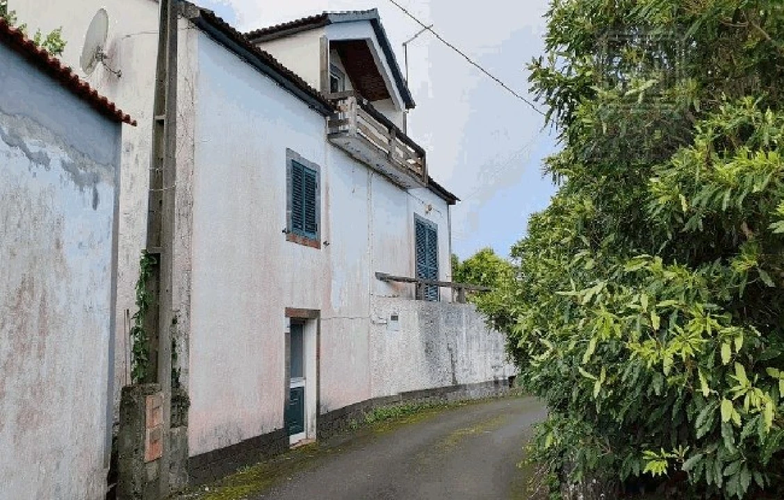 Moradia T4 para Venda em Santo Antonio Foto 4