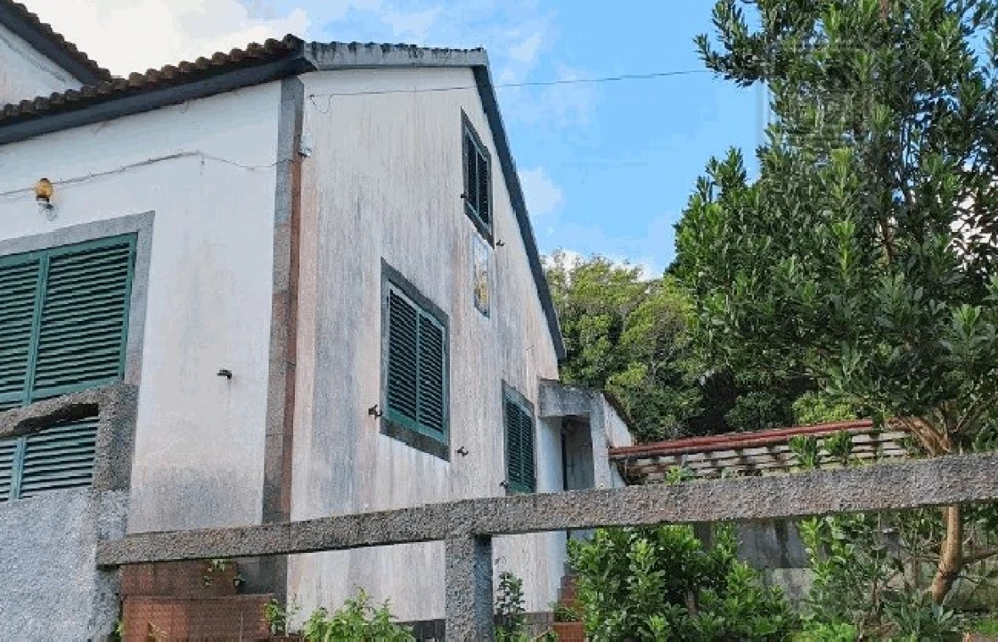 Moradia T4 para Venda em Santo Antonio Foto 5