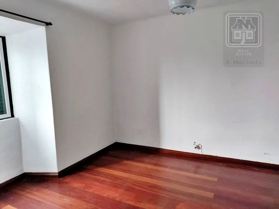 Moradia T4 para Venda em Santo Antonio Foto 13