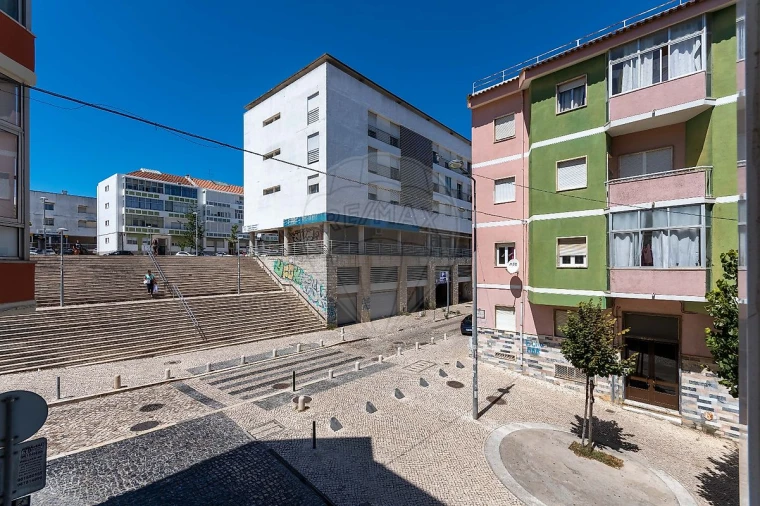 Apartamento T2 para Venda em Cacém e São Marcos Foto 17