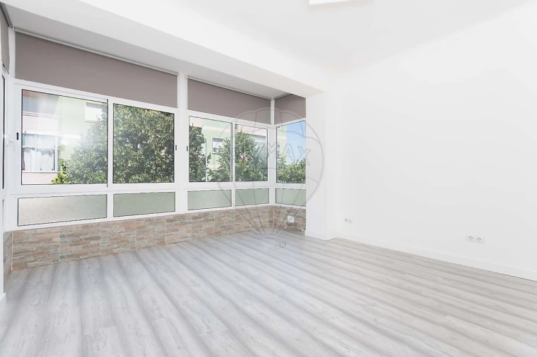 Apartamento T2 para Venda em Cacém e São Marcos Foto 5