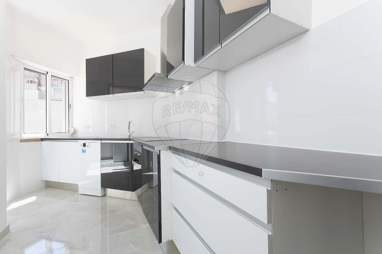 Apartamento T2 para Venda em Cacém e São Marcos Foto 8