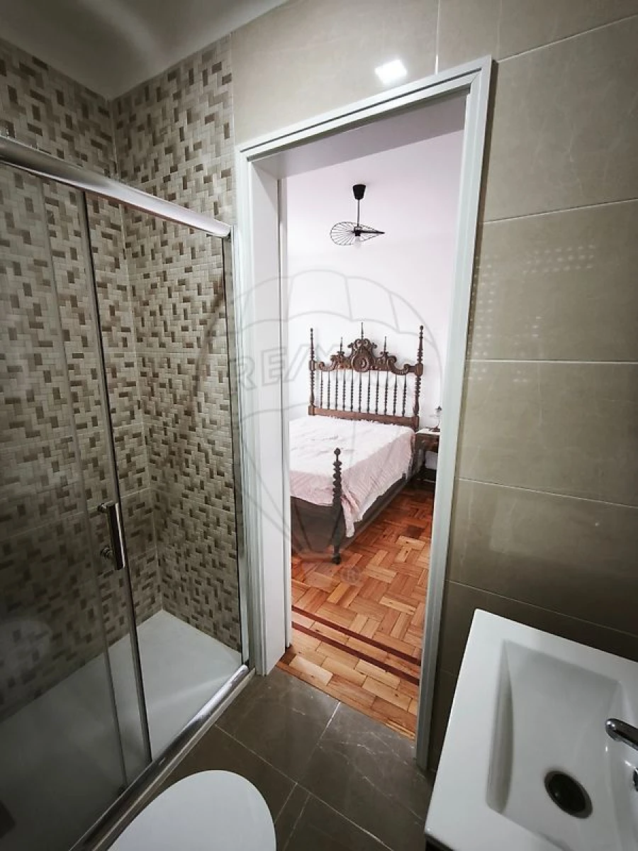 Moradia T3 para Arrendamento em Arrifana Foto 9