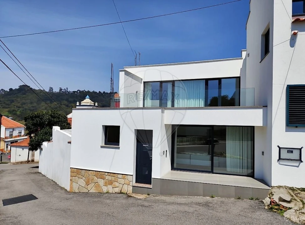 Armazém para Venda em Aveiras de Baixo Foto 2