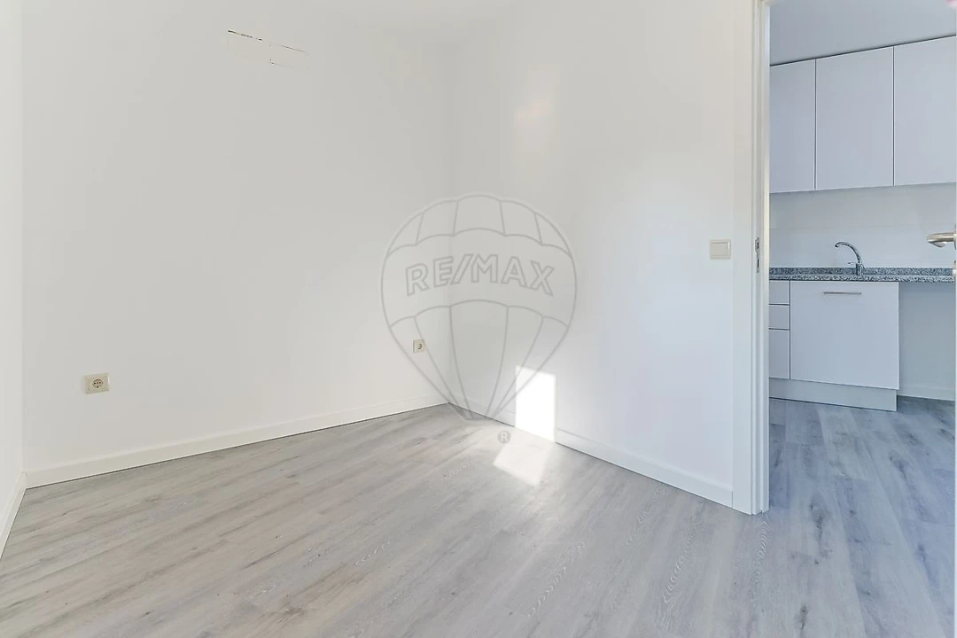 Apartamento T1 para Arrendamento em Eiras e São Paulo de Frades Foto 11