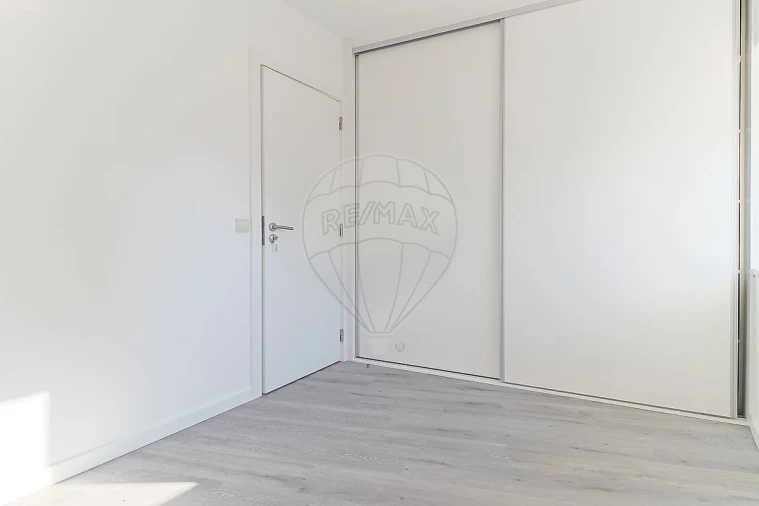 Apartamento T1 para Arrendamento em Eiras e São Paulo de Frades Foto 13