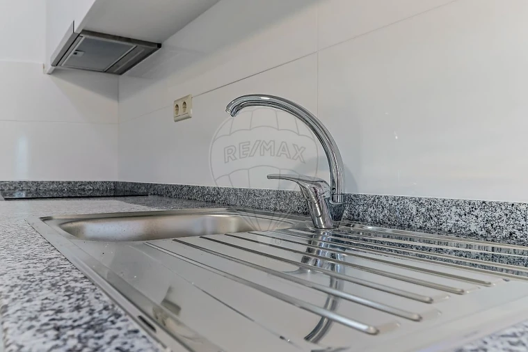 Apartamento T1 para Arrendamento em Eiras e São Paulo de Frades Foto 6