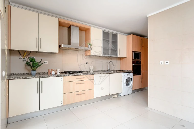 Apartamento T2 para Venda em São Francisco Foto 3