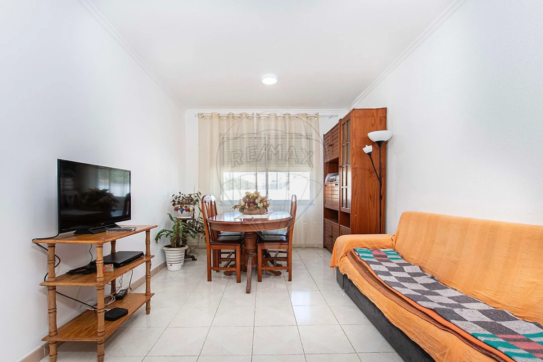 Apartamento T3 para Venda em Vialonga Foto 1