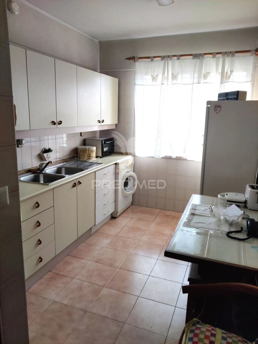 Apartamento T3 para Venda em Odivelas Foto 2