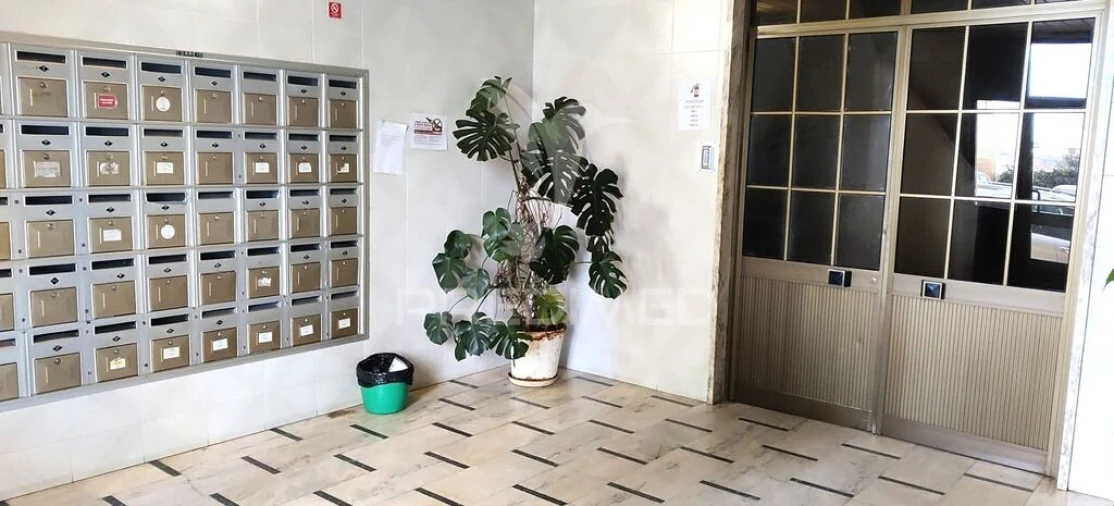 Apartamento T3 para Venda em Odivelas Foto 3