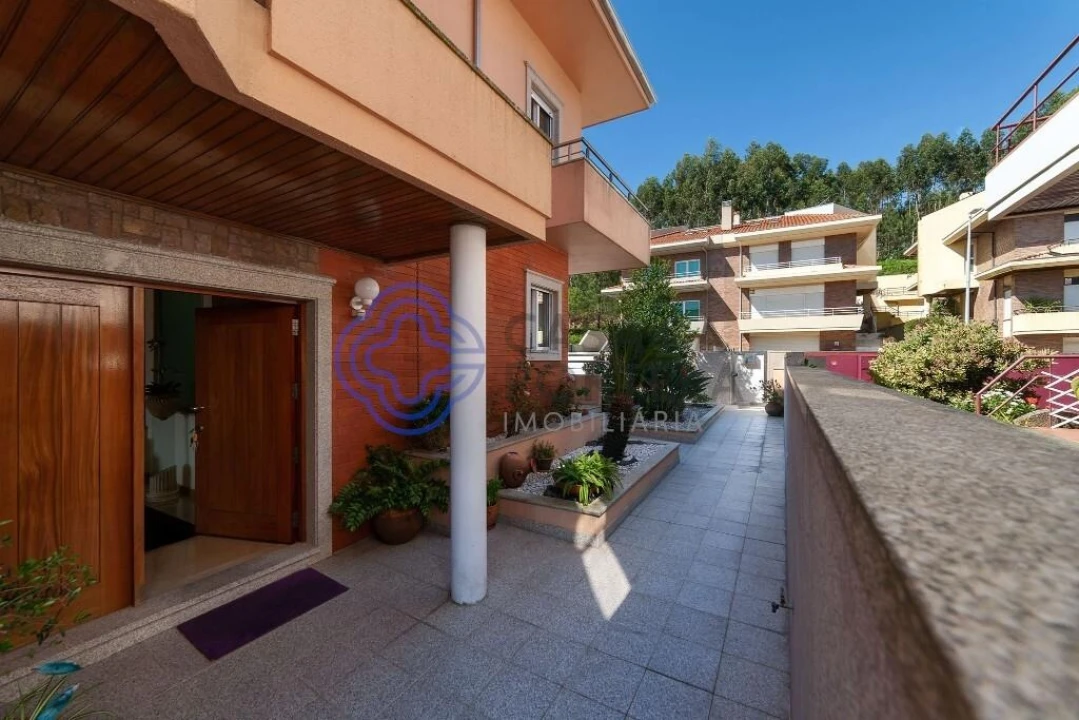 Moradia T4 para Venda em Valongo Foto 22