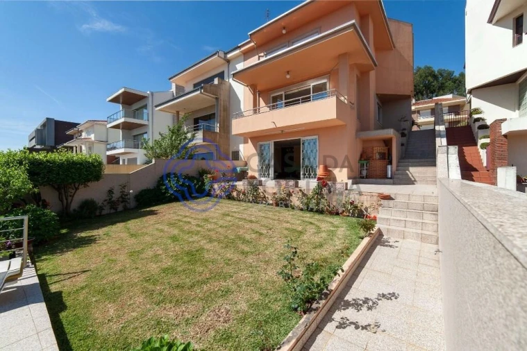 Moradia T4 para Venda em Valongo Foto 30