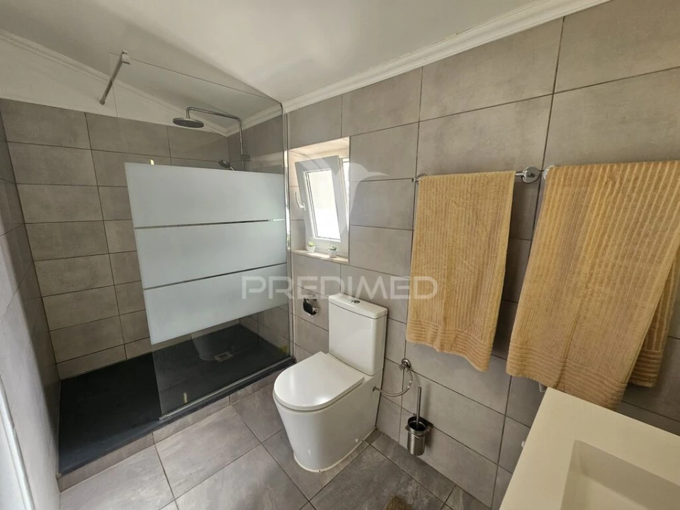 Moradia T6 para Venda em Santa Barbara de Padrões Foto 12