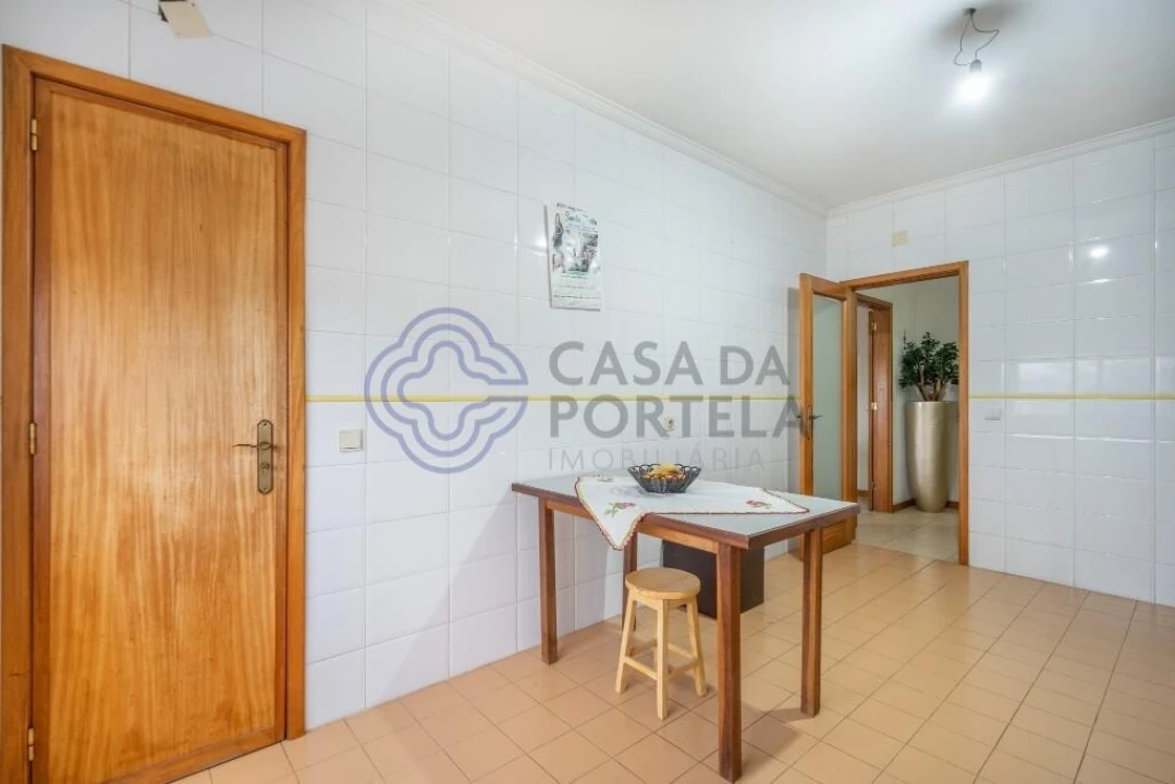 Apartamento T2 para Venda em Gondifelos, Cavalões e Outiz Foto 16