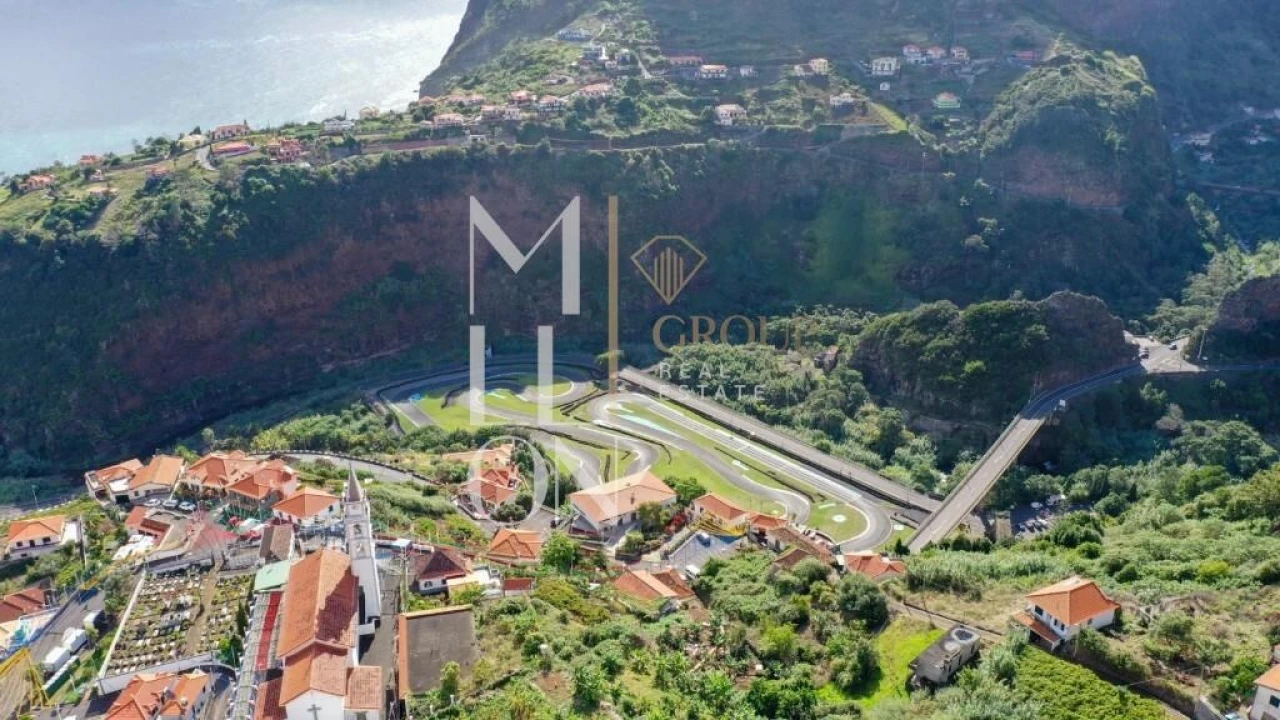 Terreno para Venda em São Roque do Faial Foto 25