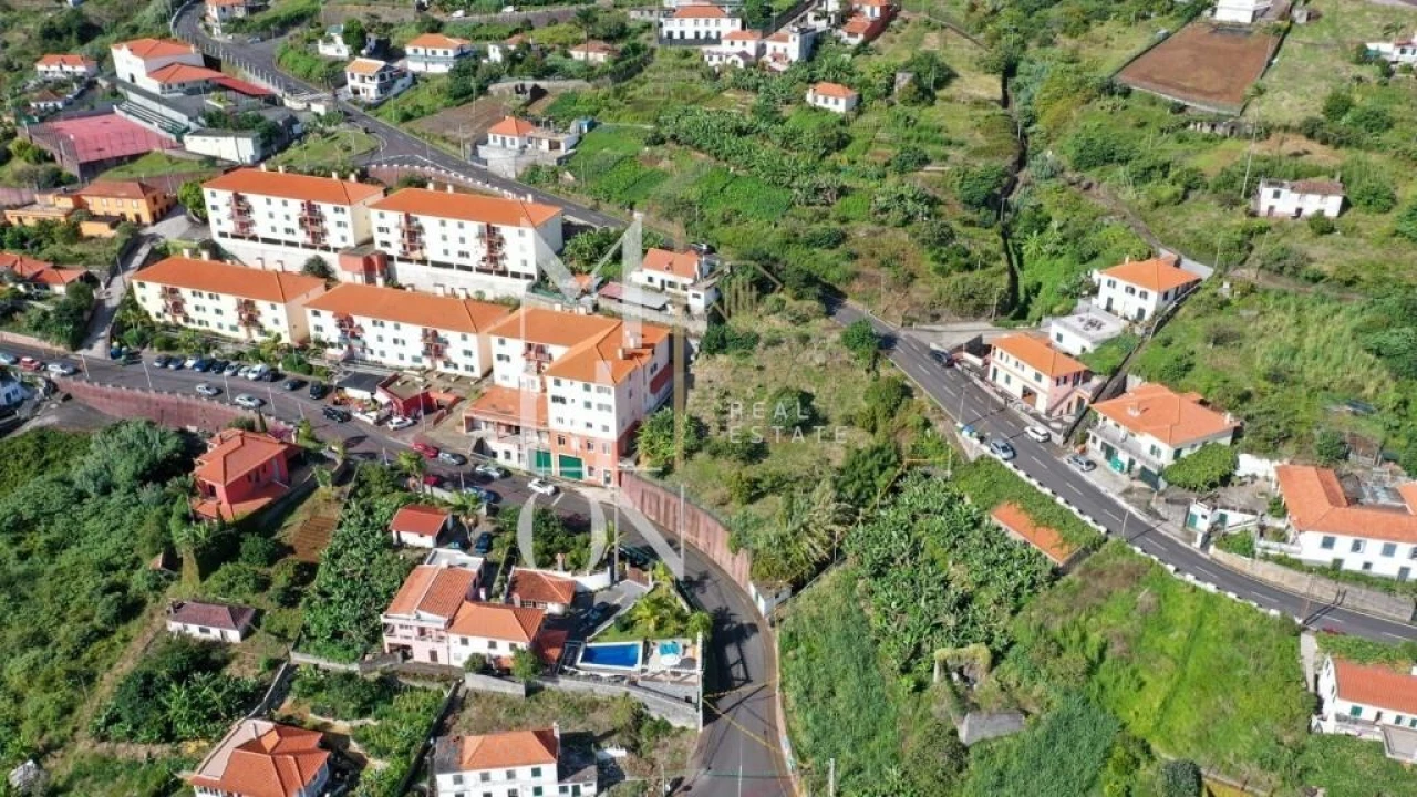 Terreno para Venda em São Roque do Faial Foto 1