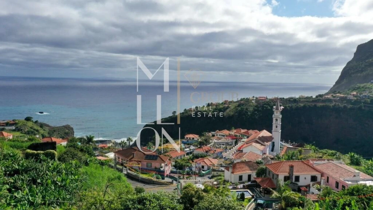 Terreno para Venda em São Roque do Faial Foto 3