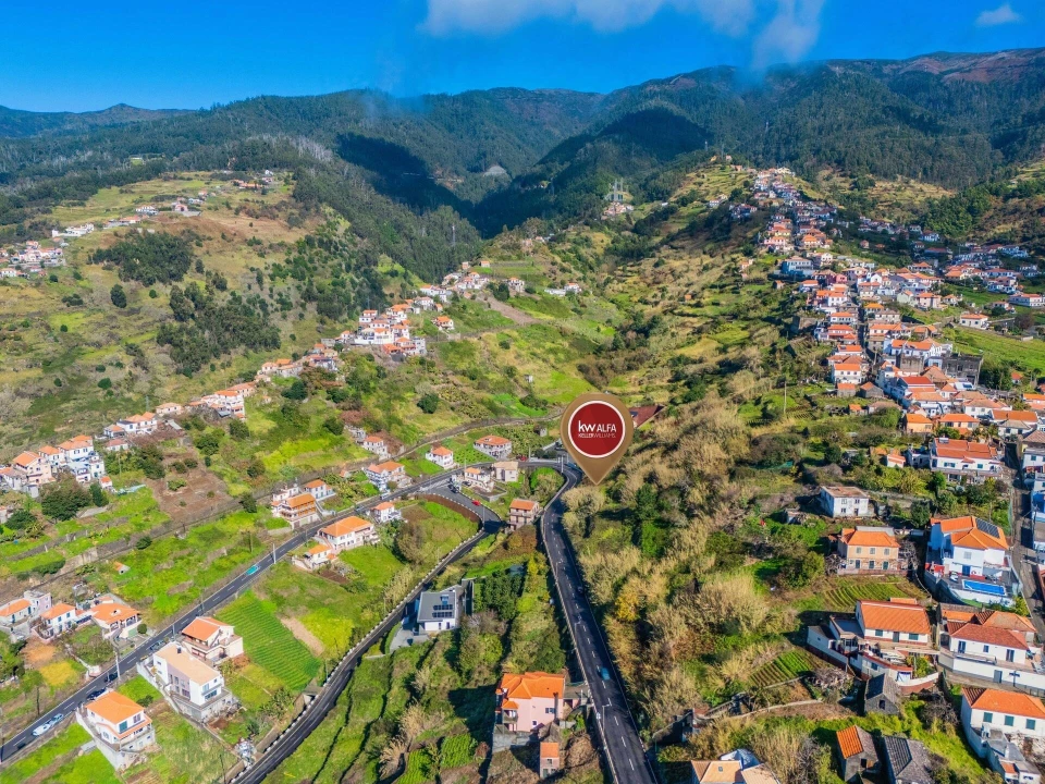 Terreno para Venda em Arco da Calheta Foto 2