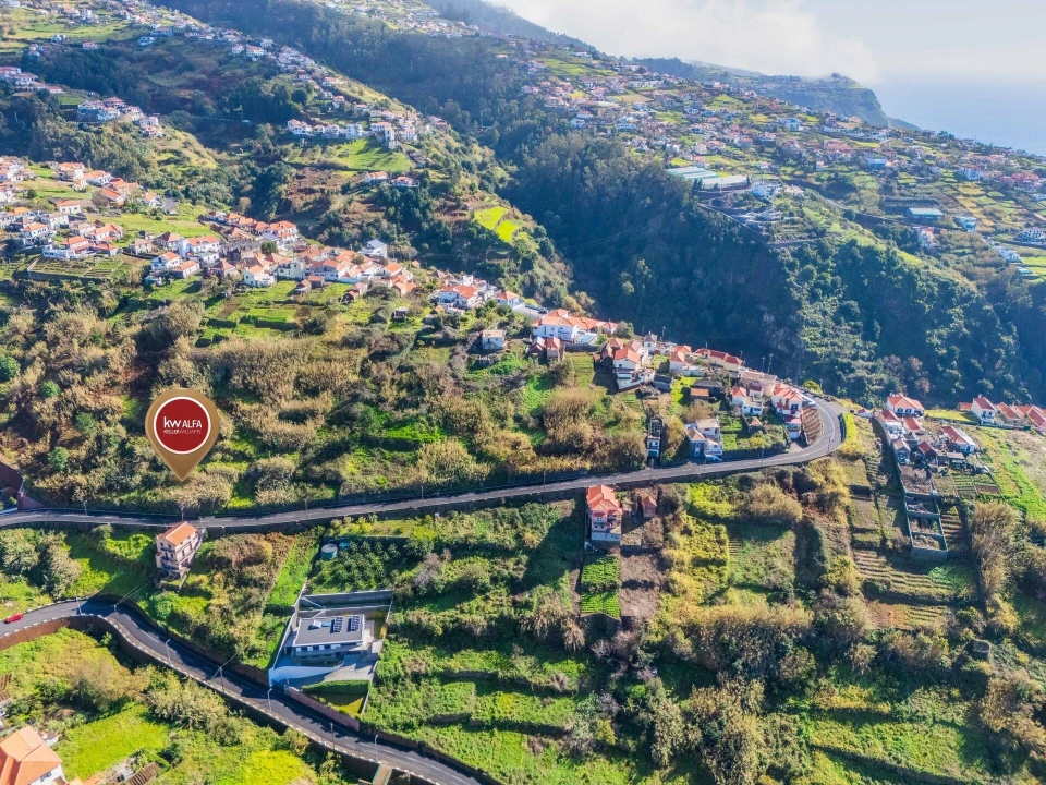 Terreno para Venda em Arco da Calheta Foto 4