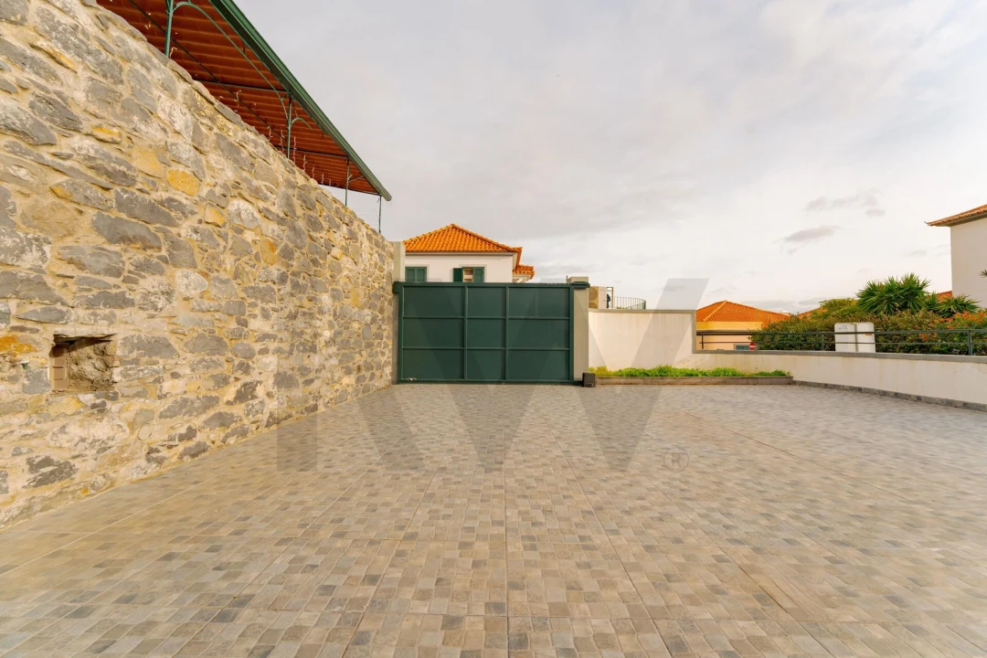 Moradia T4 para Venda em Funchal (Santa Maria Maior) Foto 55