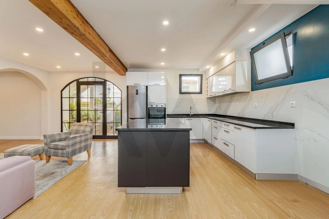 Moradia T4 para Venda em Funchal (Santa Maria Maior) Foto 4