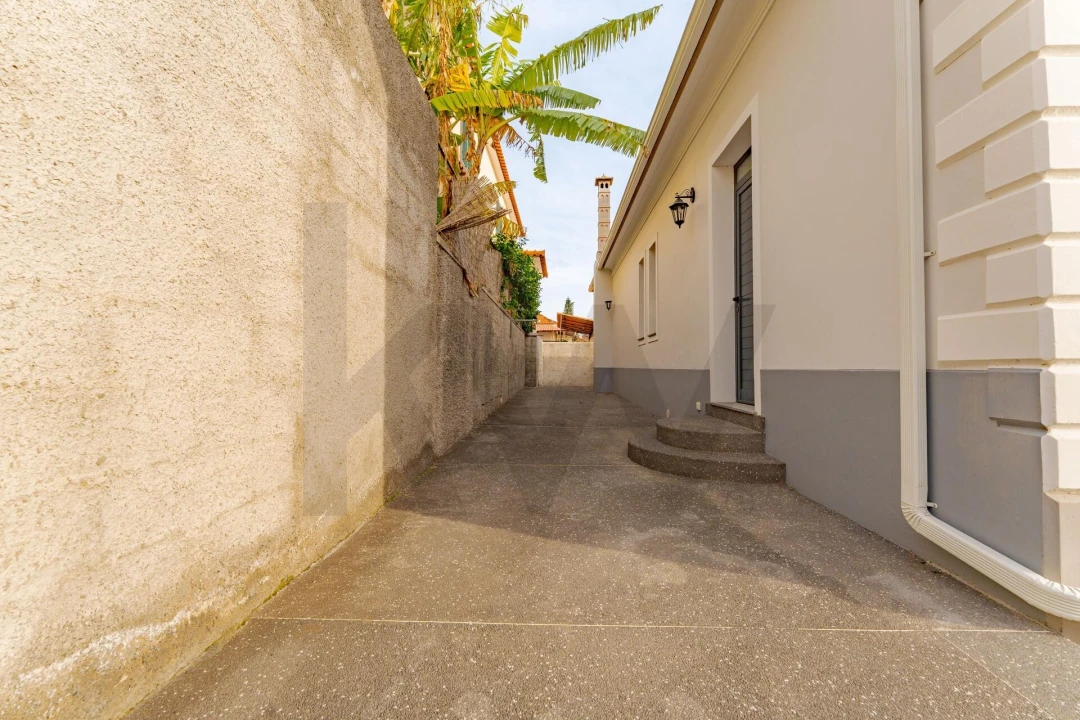 Moradia T4 para Venda em Funchal (Santa Maria Maior) Foto 46