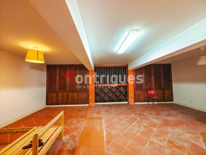 Moradia T4 para Venda em Santa Maria e São Miguel, São Martinho, São Pedro Penaferrim Foto 12