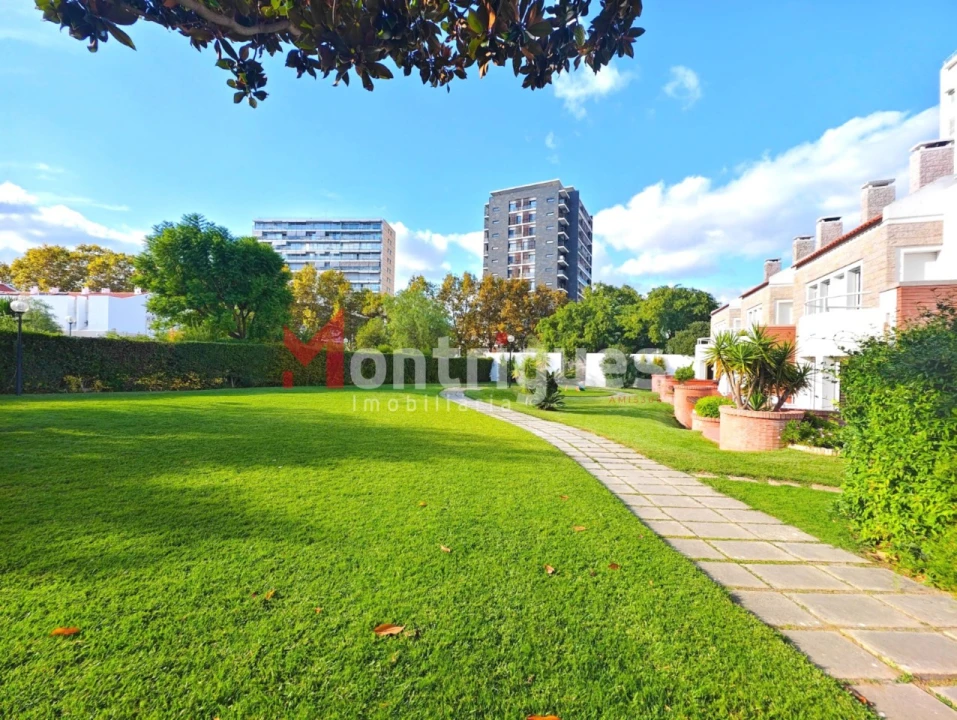 Moradia T4 para Venda em Parque das Nações Foto 4