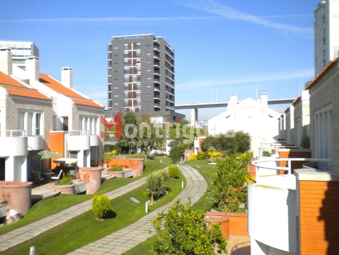 Moradia T4 para Venda em Parque das Nações Foto 7