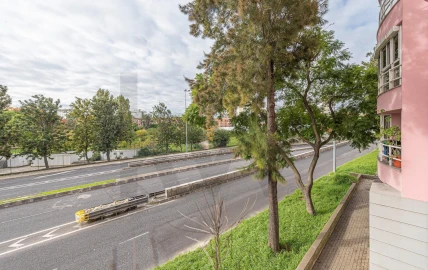 Apartamento T2 para Venda em Olivais