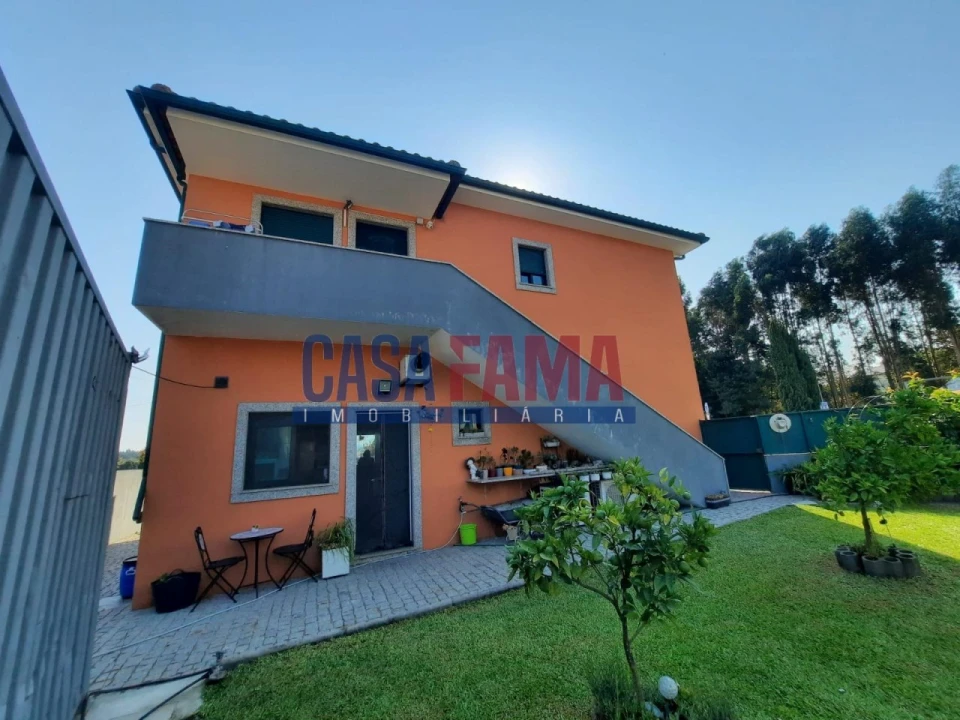 Negócio para Venda em Areias, Sequeirô, Lama e Palmeira Foto 1